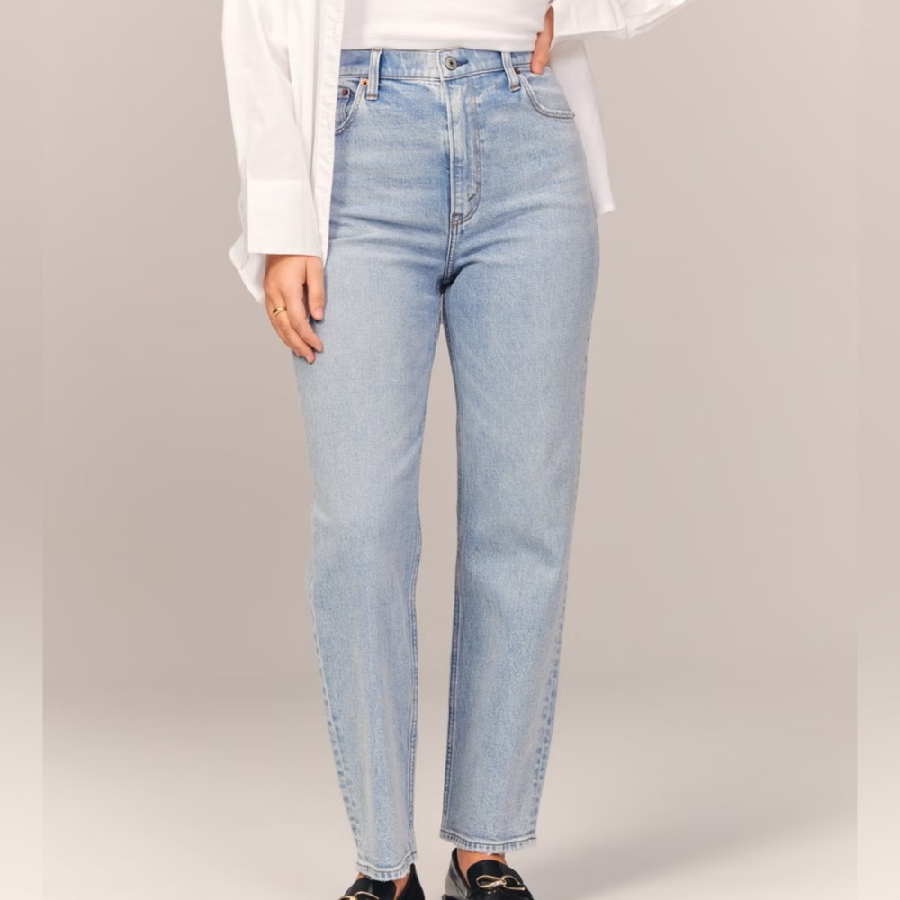 Abercrombie Curve Love 90’s Ankle Straight Jean